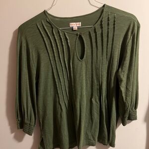 Green 3/4 sleeve womens shirt